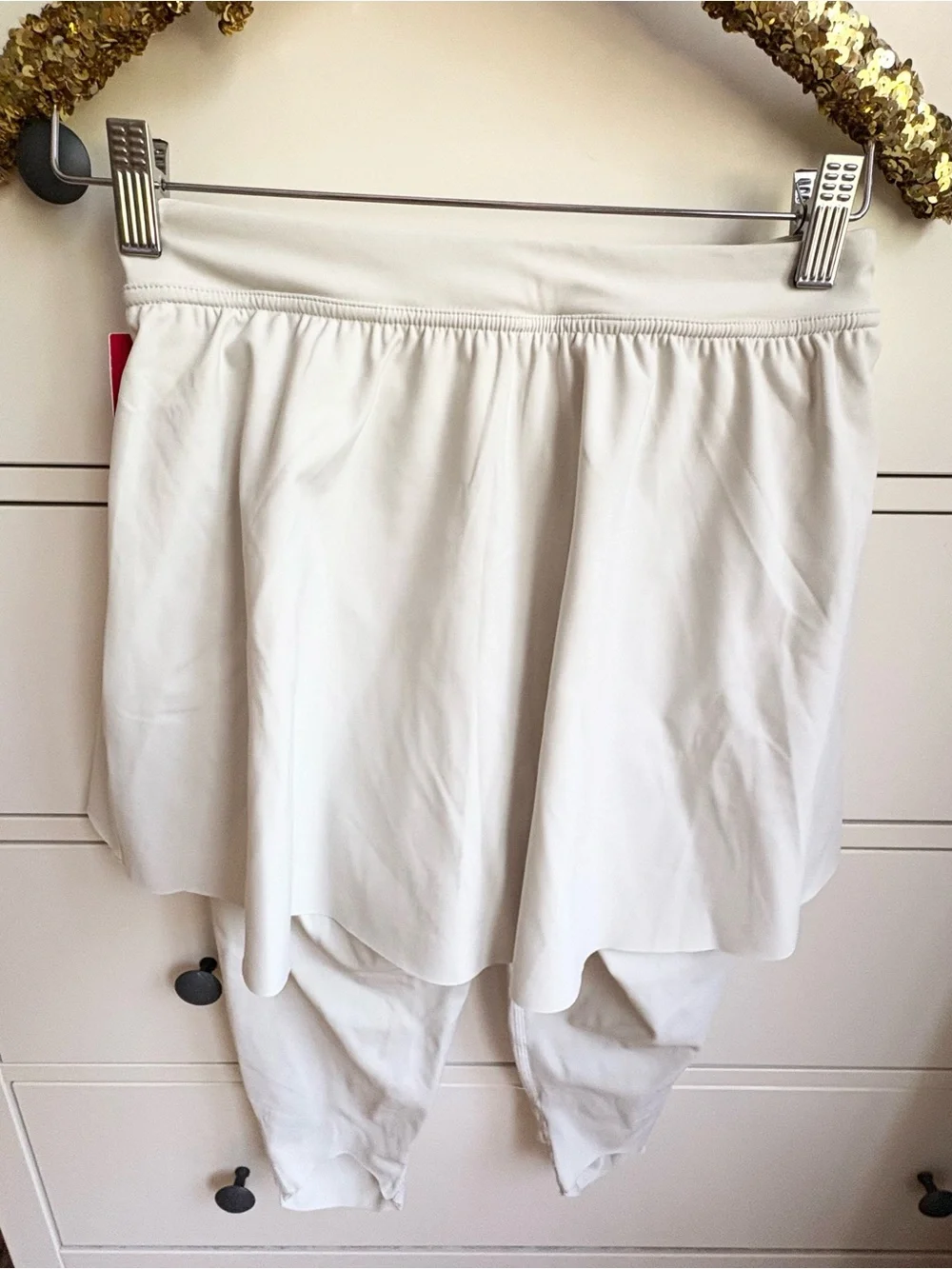 NWT Spanx Booty Boost Active Skirt Around Knee Leggings White Cloud